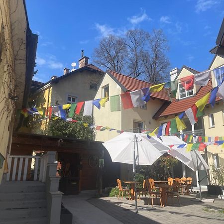 Norling Guest House Wien Exteriör bild